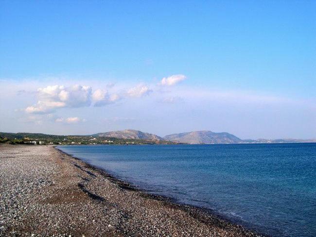 Cristelia Seafront & Pool Villa Lahaniá Kültér fotó